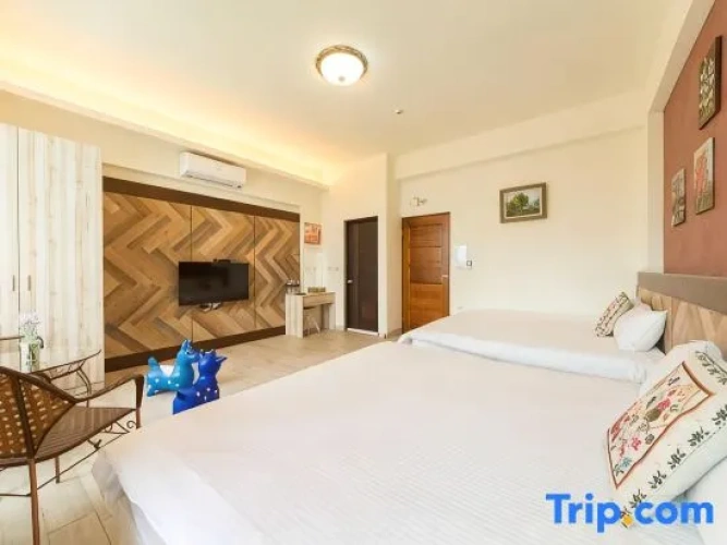 Standard Quadruple room with garden view