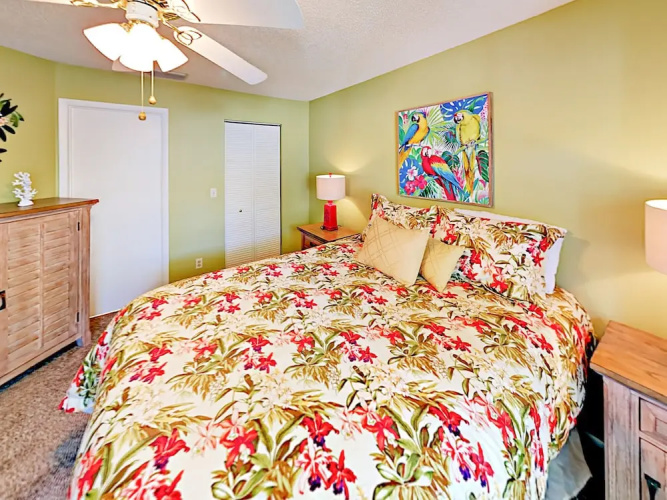 1465 Brier Home - 3 Br Home
