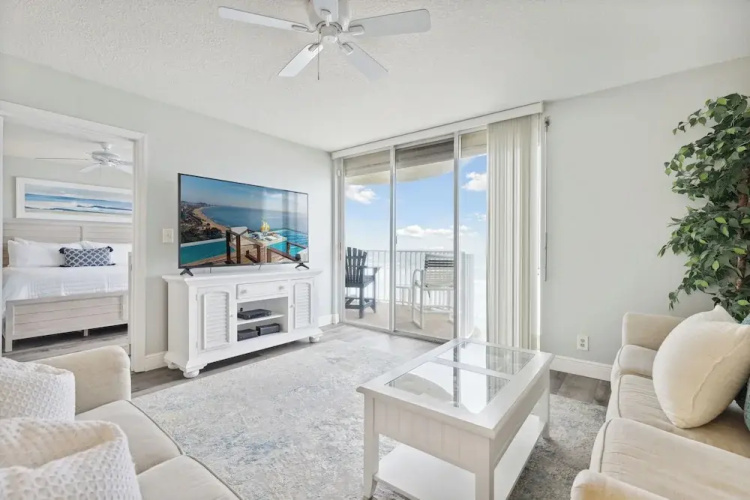 Ocean Walk 506