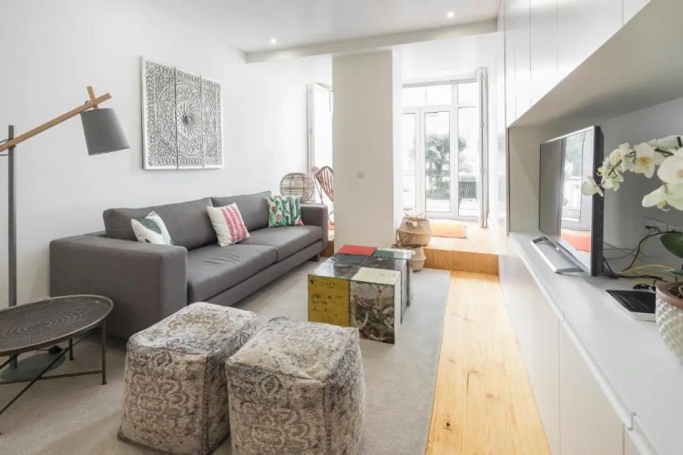 2 Bedrooms Apartment