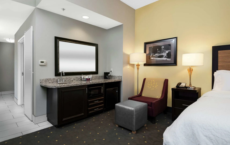 Hampton Inn & Suites Raleigh Downtown