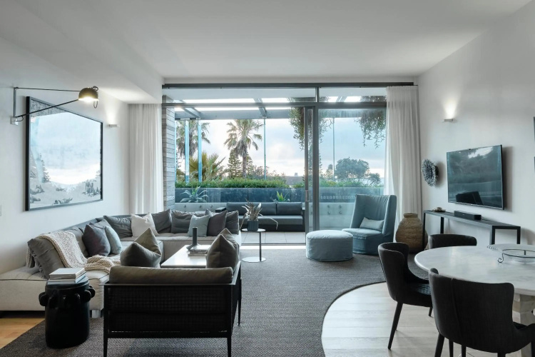 Luxury Bondi Beachside Apartment - Pacific