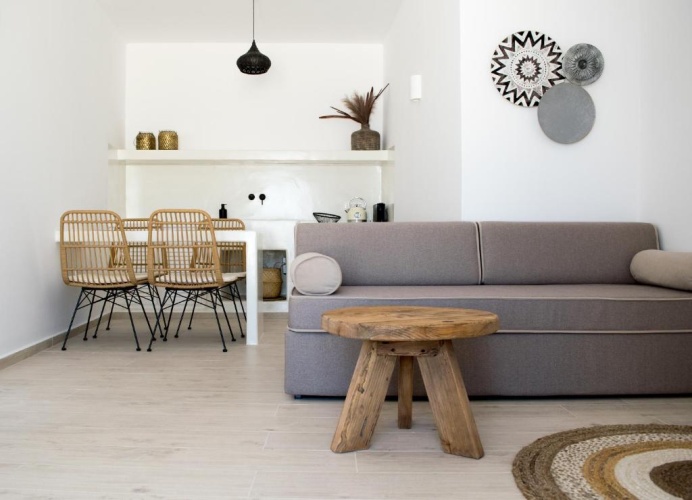 2 Bedrooms Villa