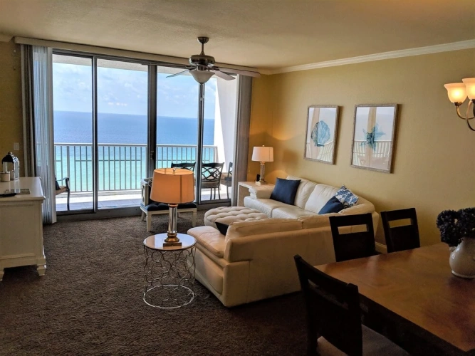 3 Bedrooms Standard room with balcony