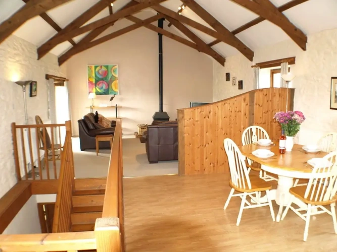2 Bedrooms Twin Cottage