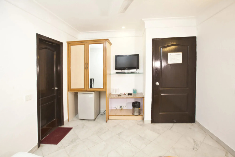 Hotel Mall View by OYO Rooms