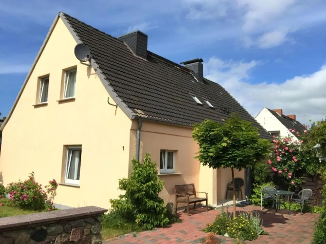 2 Bedrooms Cottage