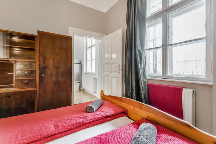 BERTA - 4 Bedrooms, 3 Baths