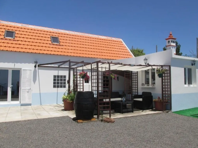 2 Bedrooms Cottage