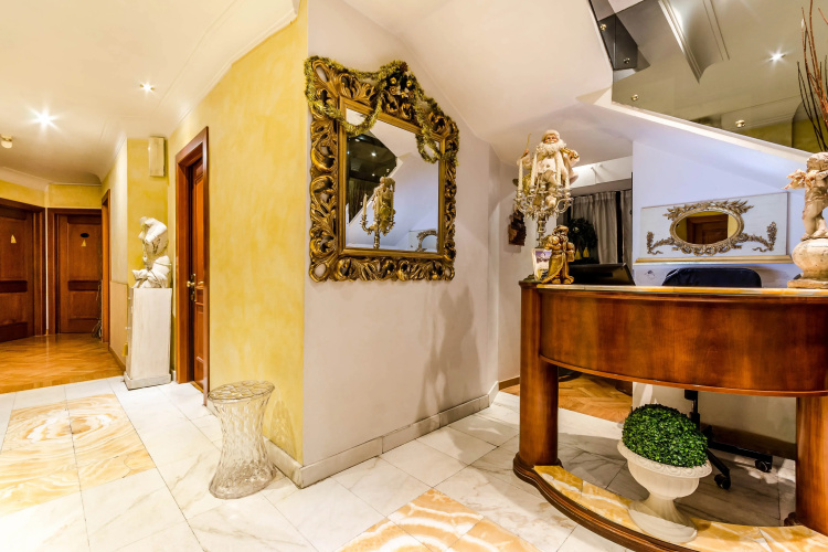 Luxury Rooms H 2000 Roma