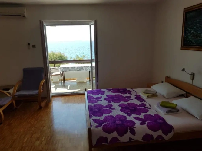 Studio with balcony and with sea view