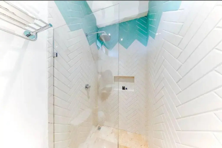 103 Amena Stylish 1BR APT 5min to the BEACH (GYM)