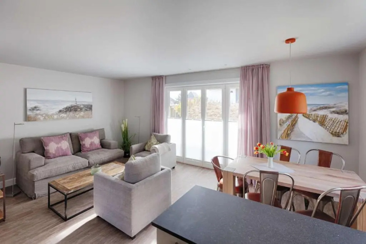 Rantum Dorf - Ferienappartments im Reetdachhaus 1& 2