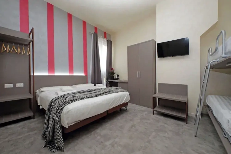 Standard Quadruple room