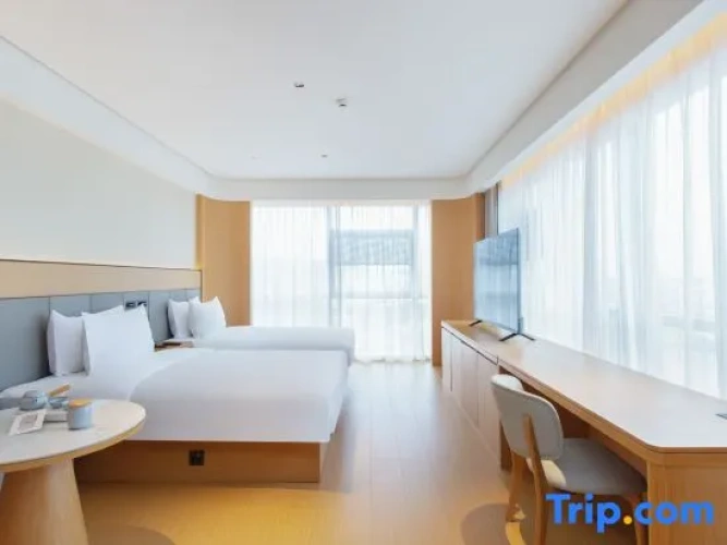Standard Twin room with view