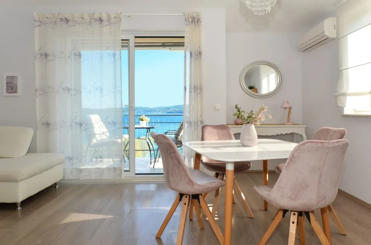 1 Bedroom Apartment with sea view