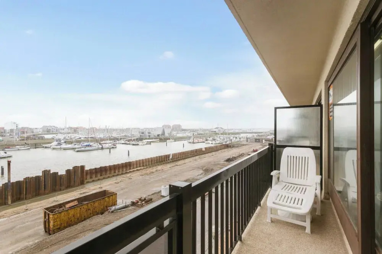 Flat in Blankenberge With Harbour Views