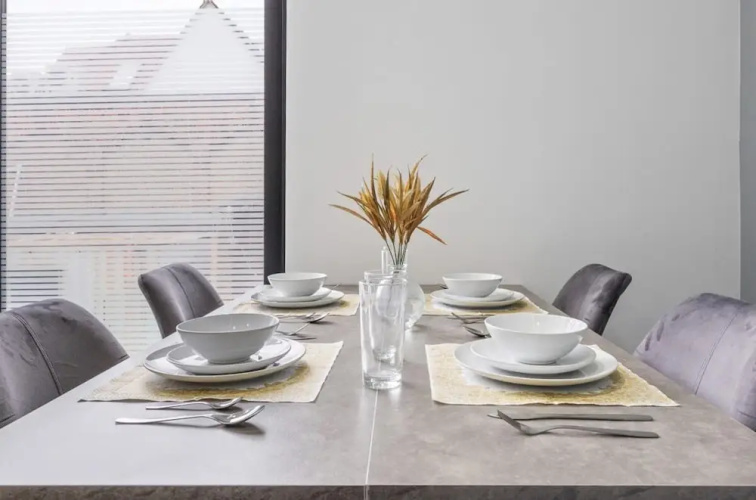 Luxury Sleeps 4 Studio Flat