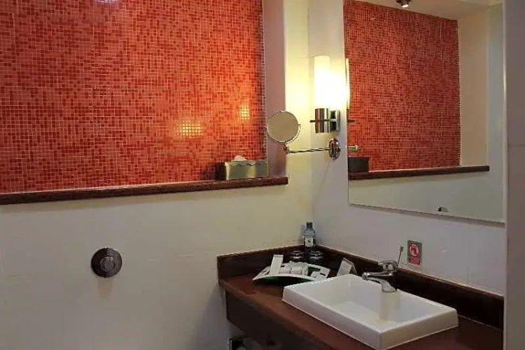 1 Bedroom Standard Double Suite