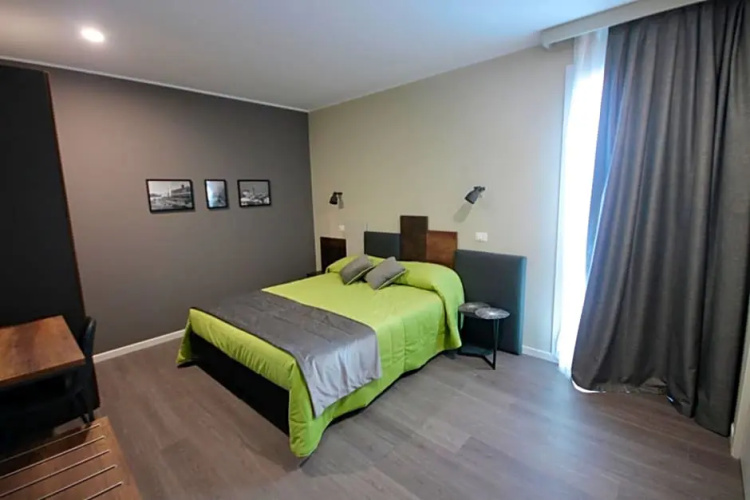 Pove 2.4 Hotel