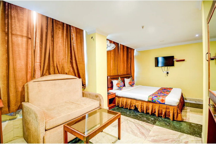 FabExpress Raj Palace