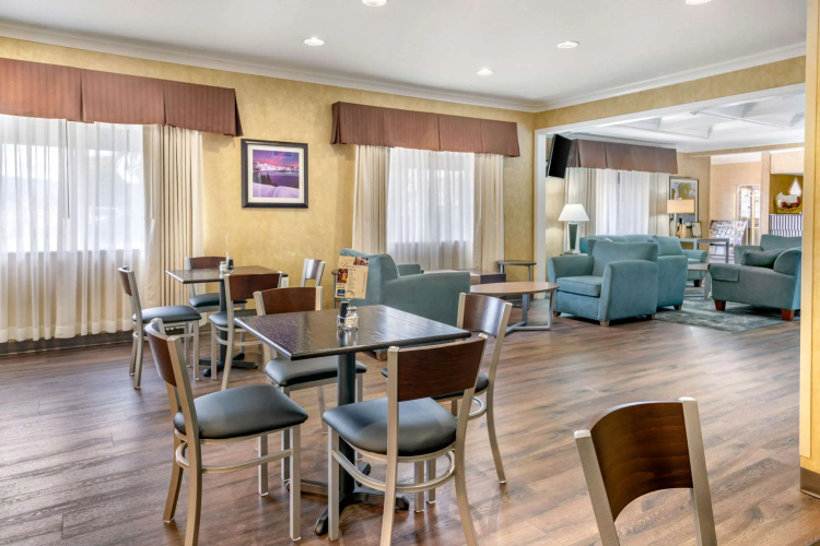 Clarion Pointe Medford