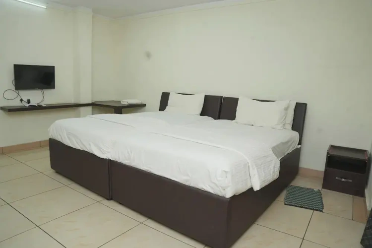 Standard Twin room with balcony and with garden view