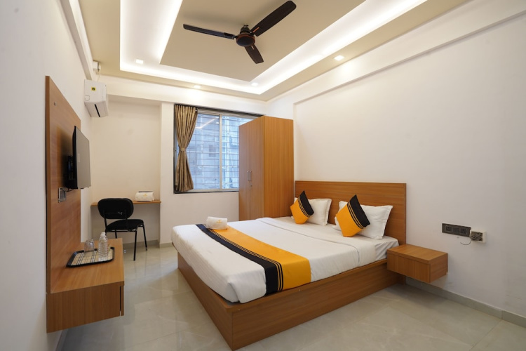 AY Plus Regency Hotel