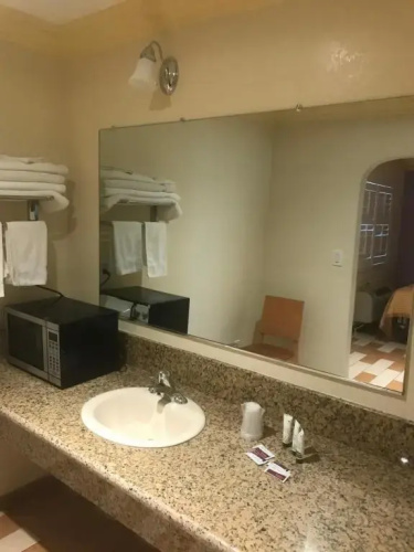 All 8 Motel
