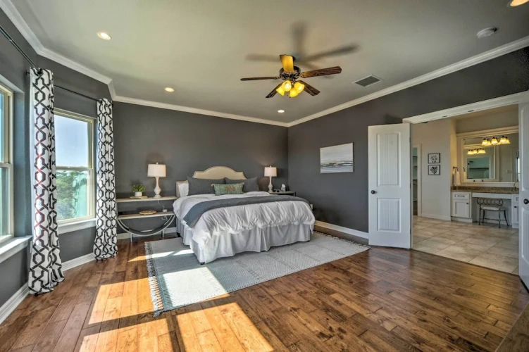 4 Bedrooms Cottage