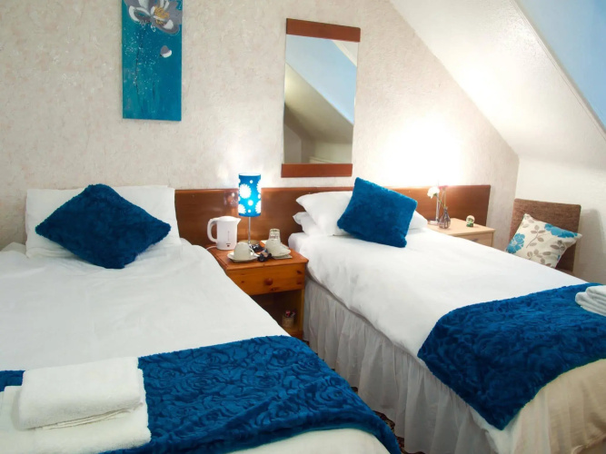 Crown Hotel Guesthouse