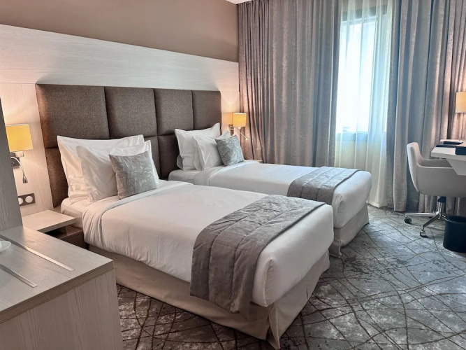 2H Hotel