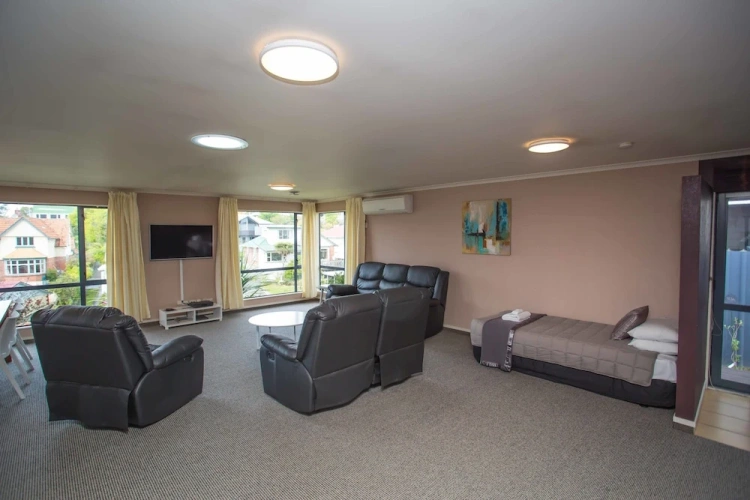 3 Bedrooms Superior Cottage with city view