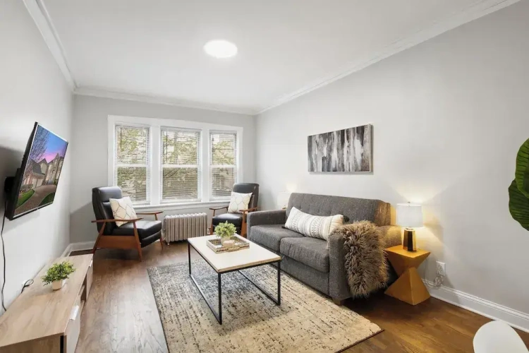 2 Bedrooms Apartment