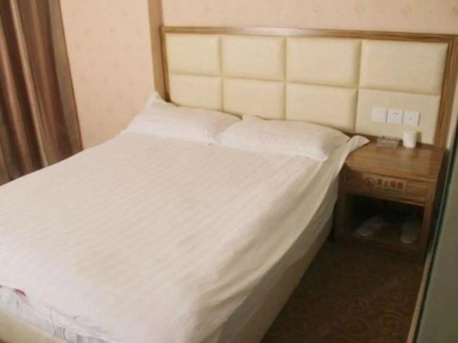 Qilong Hotel