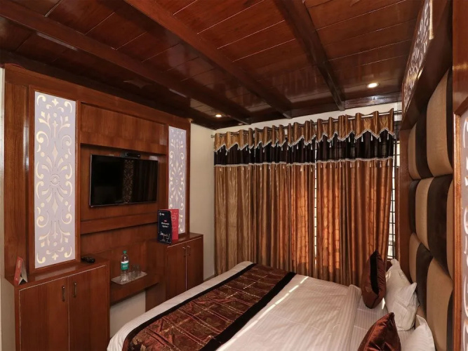 OYO 13654 Krishiv Residency