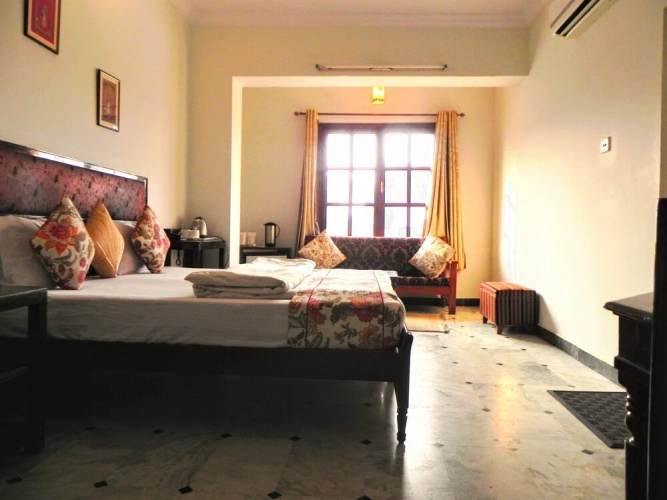 Hotel Kishan Kunj