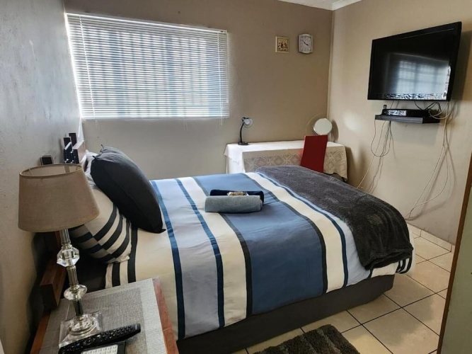 2 Bedrooms Apartment with garden view