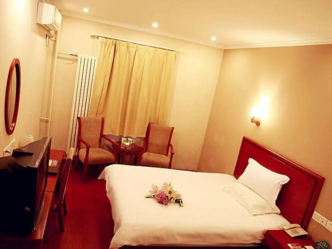 GreenTree Inn Jinan Daming Lake Hotel