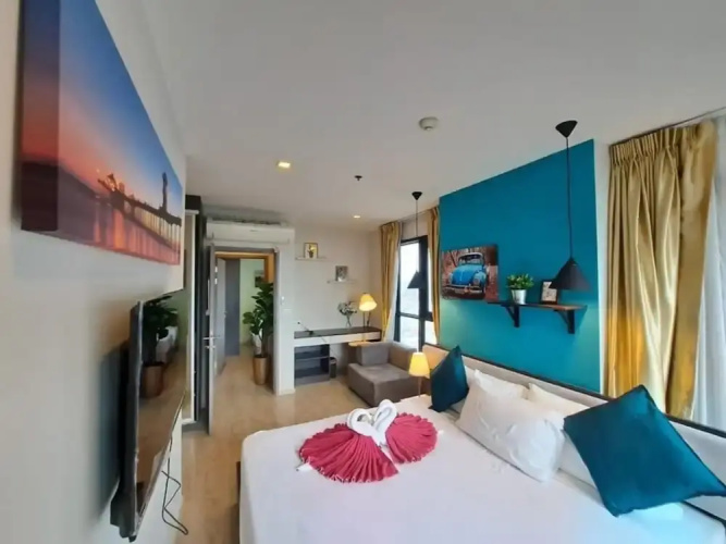 The Base Central Pattaya by Mickey