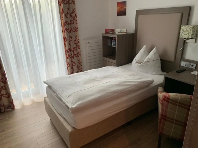 Deluxe Single room