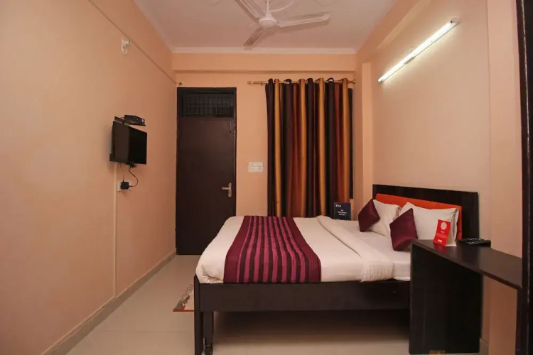 RN 32 by OYO Rooms