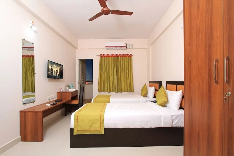 2 Bedrooms Family Suite with balcony and with land view