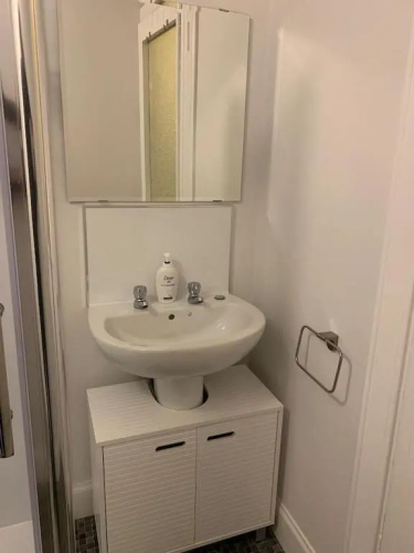 Apartment 39c