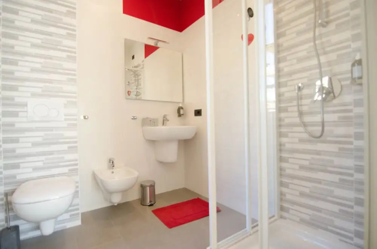 Varese Comfort Room