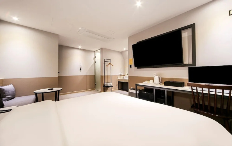 Hotel Button