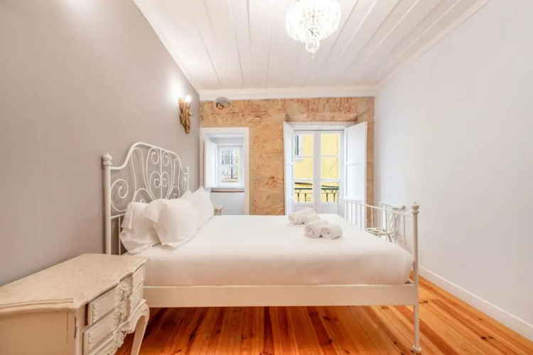 GuestReady - Exquisite Bica Poetas