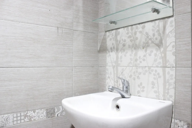 Chic 2BR The Suites @ Metro Apartment