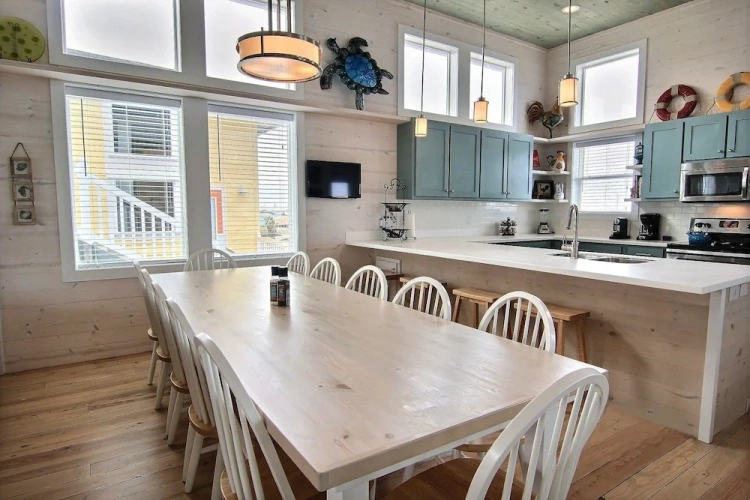 4 Bedrooms Cottage