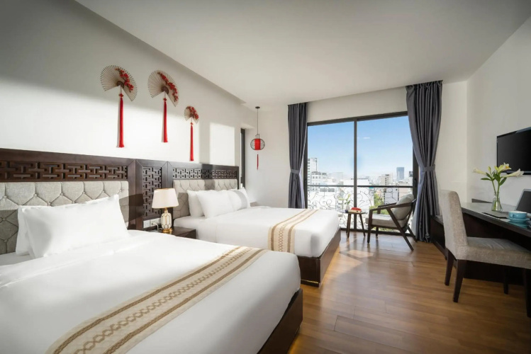 Flower Hotel